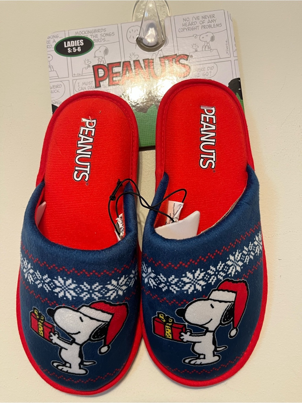 Peanuts Women's Red and Navy Snoopy Holiday Slip-Ons Slippers Size S 5-6 NWT